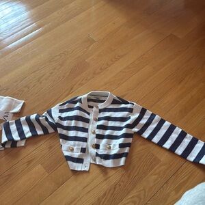 AE Button-Up Crew Neck
Cardigan